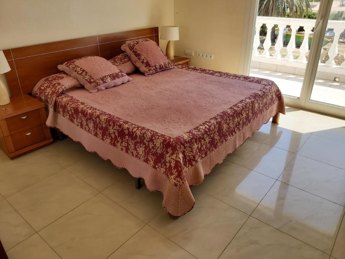 Villa Casa Amb Piscina Privada à Empuriabrava Extérieur photo