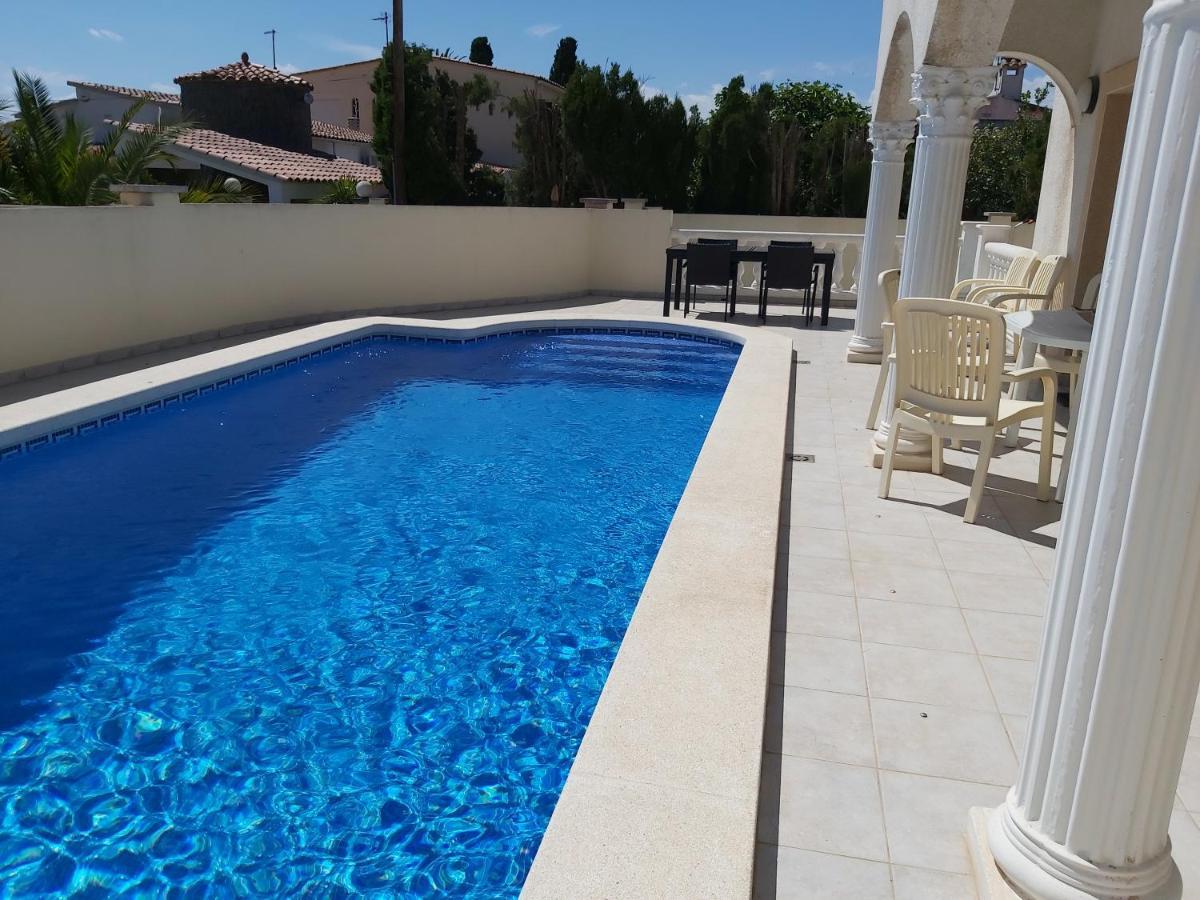Villa Casa Amb Piscina Privada à Empuriabrava Extérieur photo